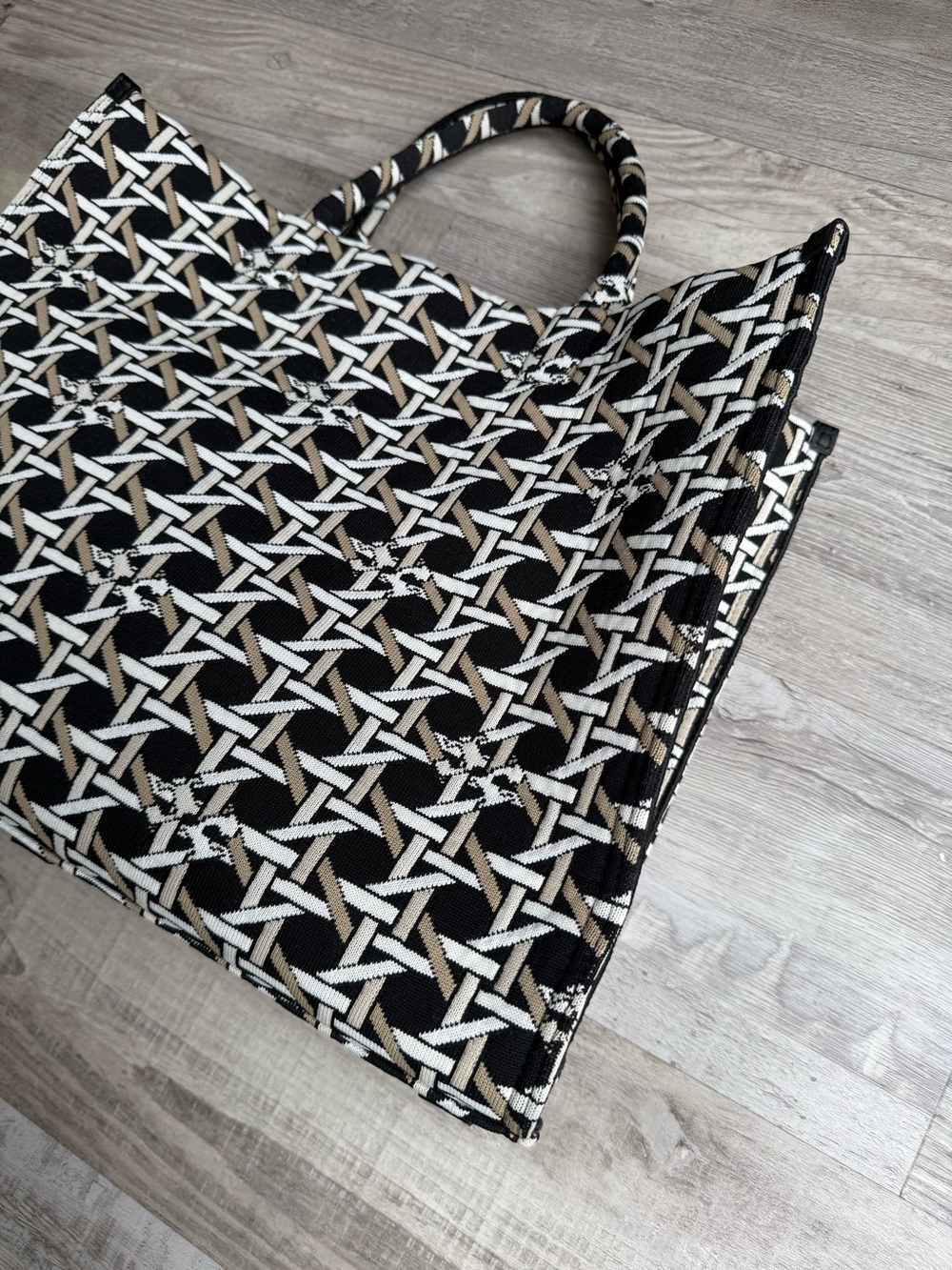 Tory Burch Ella Circular Knit Tote - Black, White and Tan - Picture 4 of 16